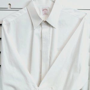 Like New Men's Brooks Brothers White Dress Shirt